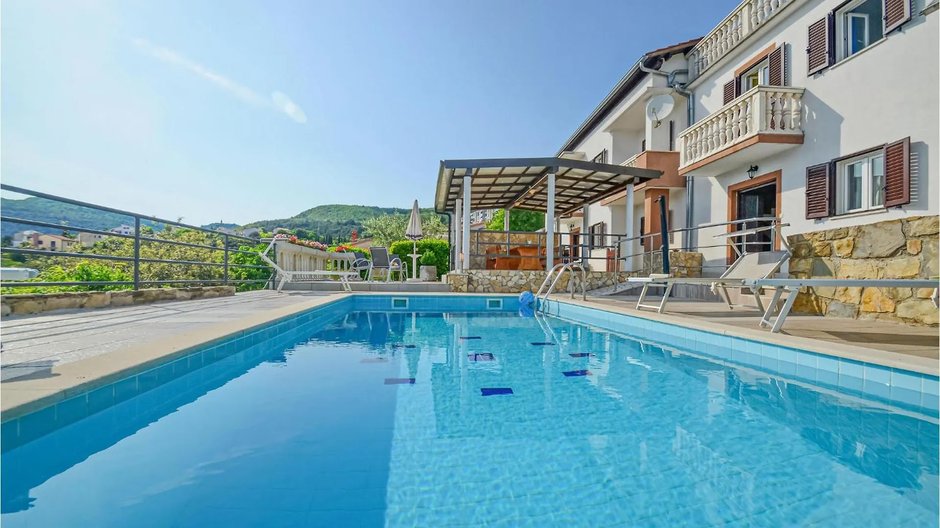 Сasa de vacaciones Beautiful Home In Rabac With House Sea View